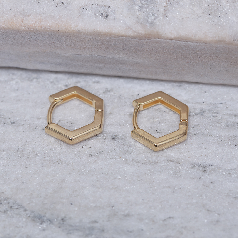 BRINCO ARGOLINHA HEXAGONAL LISA BANHO OURO 18K