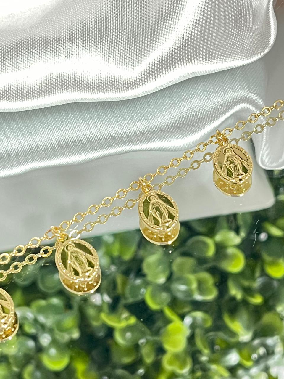 Pulseira Alinhados com medalhas religiosa