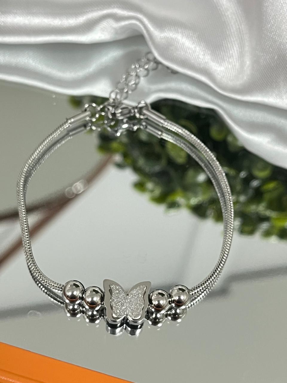 Pulseira com pingente Borboleta