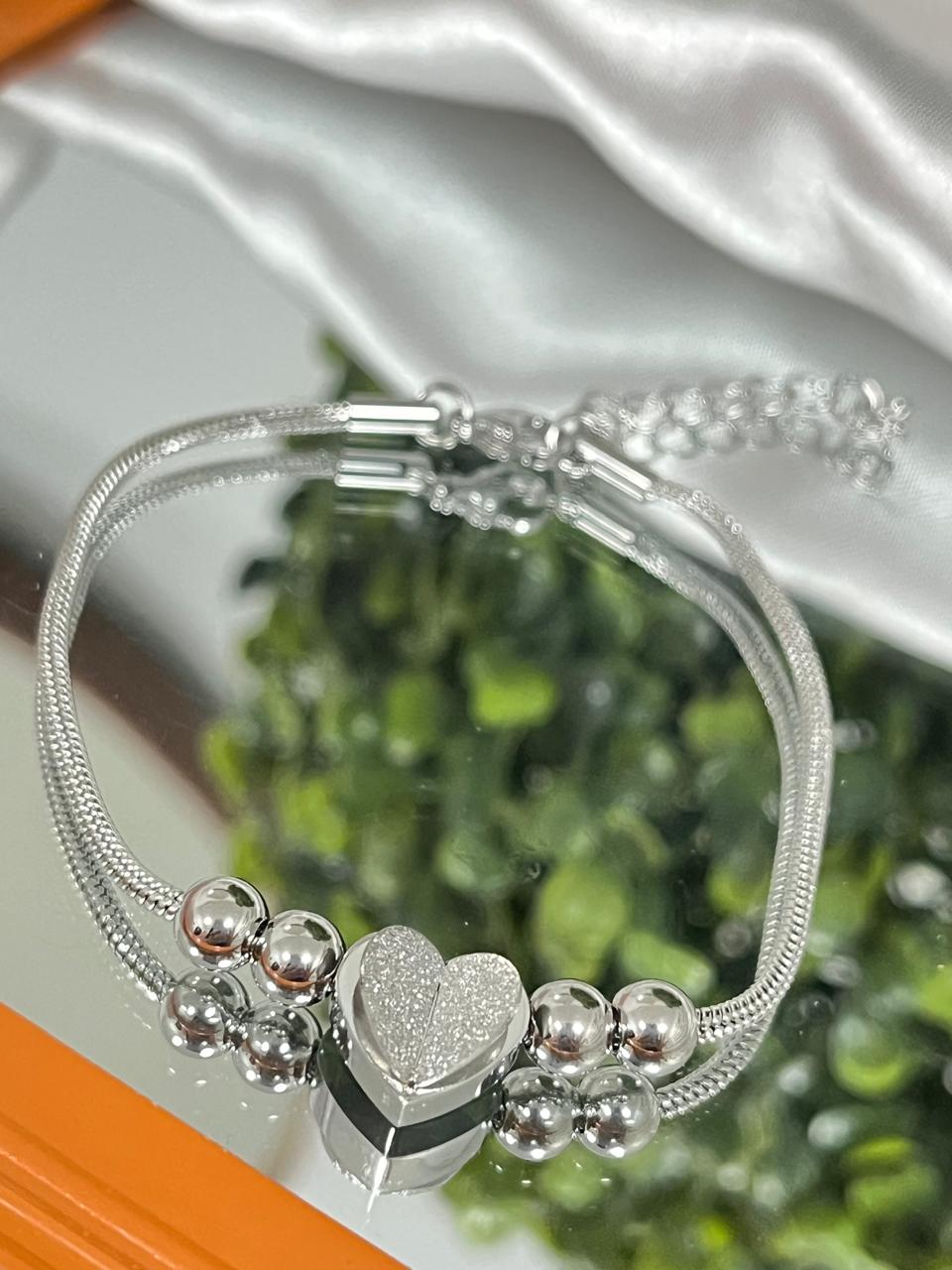 Pulseira com pingente coração