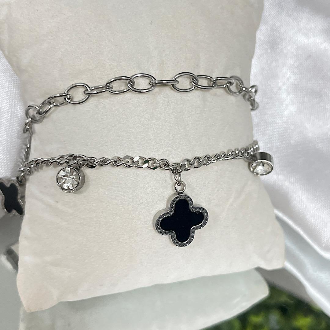 Pulseira dupla com pingente