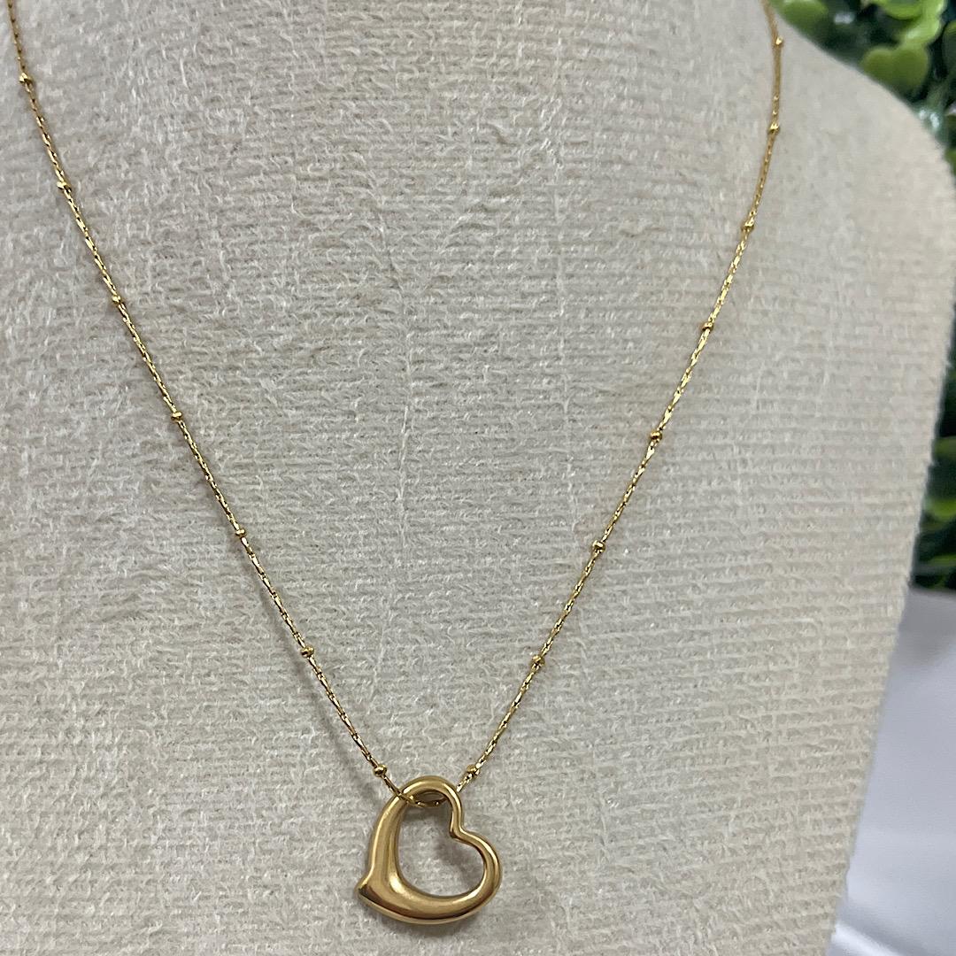 Colar fio com micro bolinhas e pingente