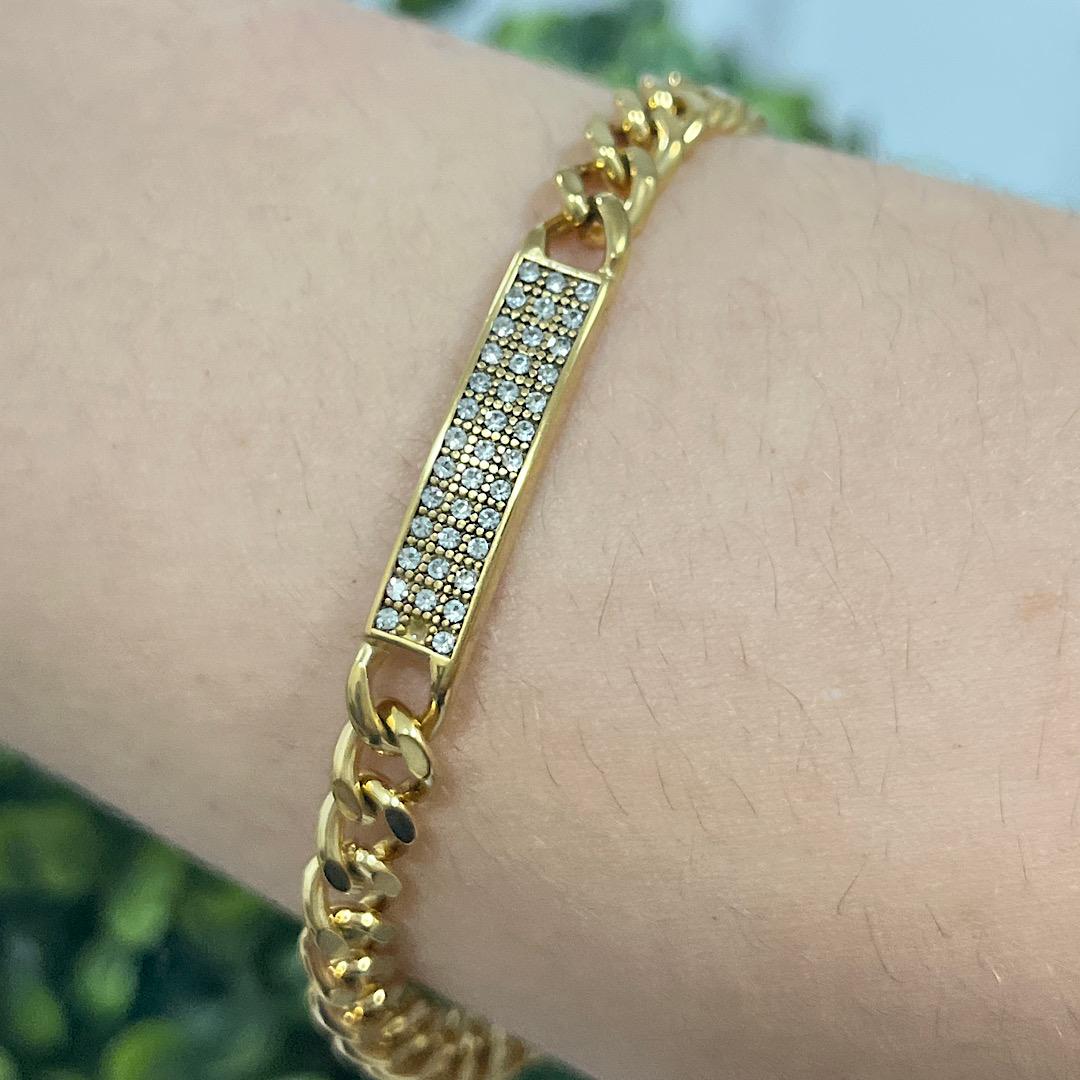 Pulseira com pedras cravejadas