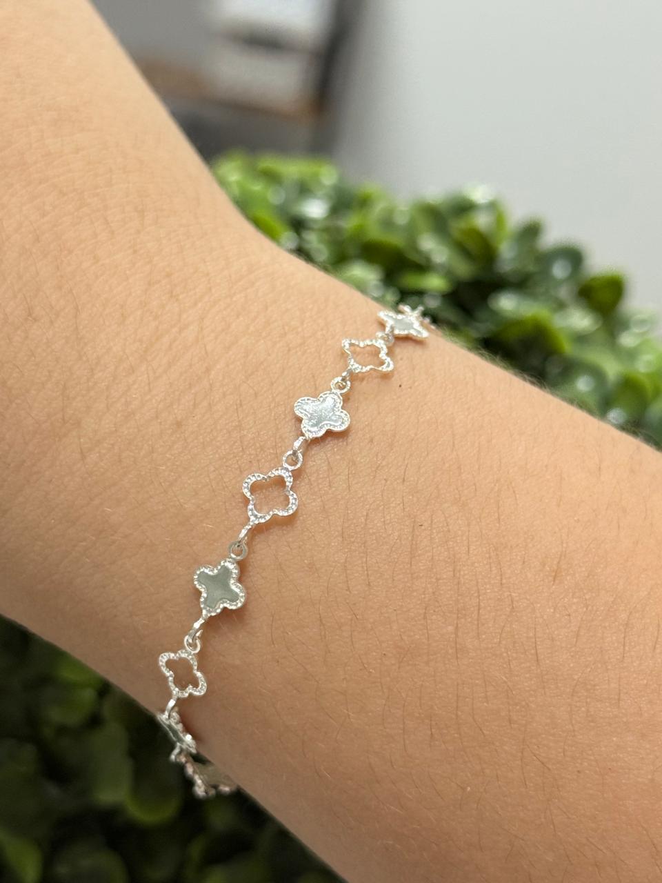 Pulseira infantil com pingente estrela