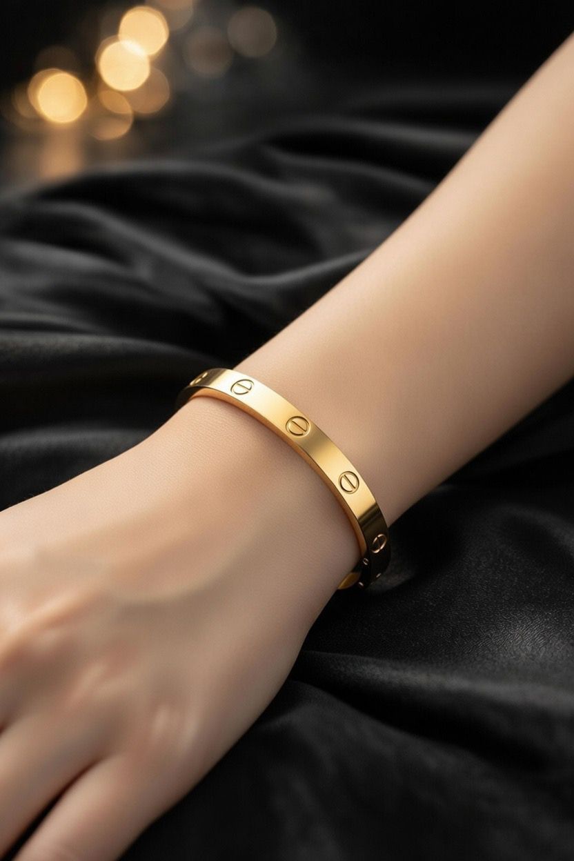 Bracelete de aço dourado