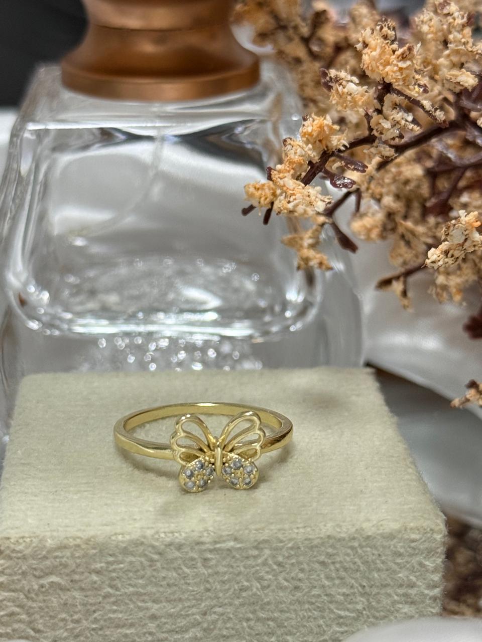 Anel borboleta com pedras cravejadas