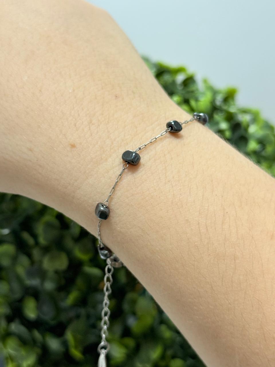 Pulseira com pedrinhas