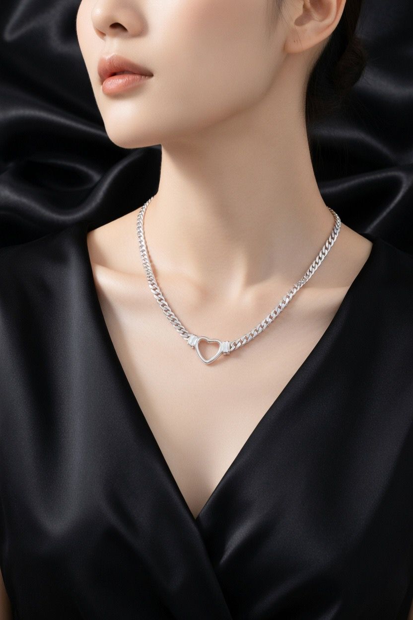choker de aço com coração vazado