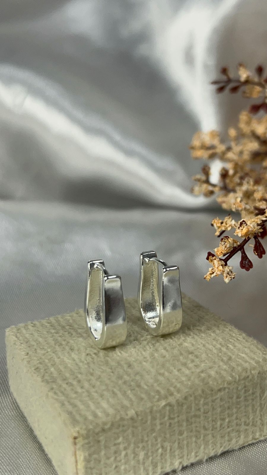 Brinco circulo ondulado