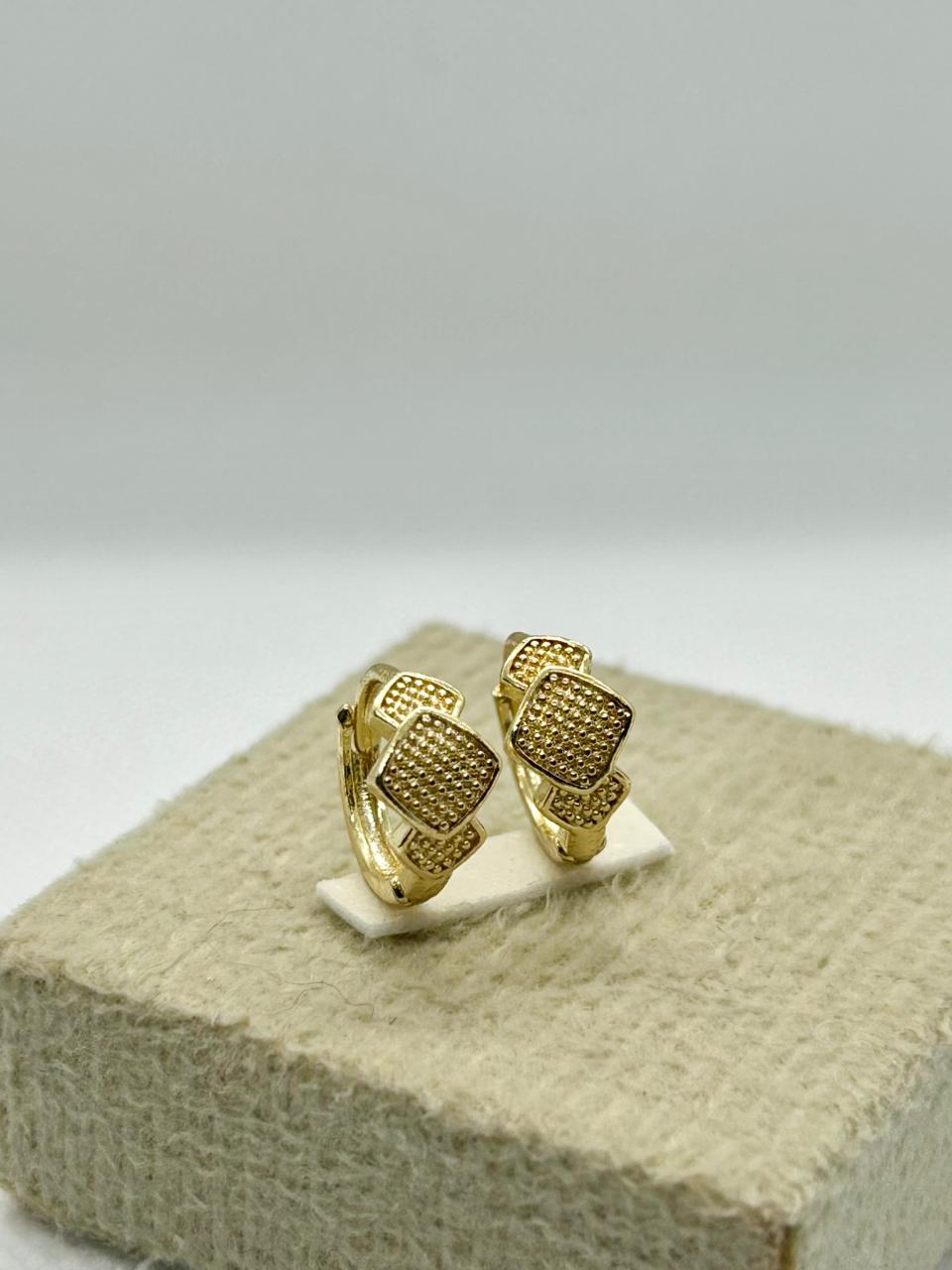 Brinco argola fosca fecho clic