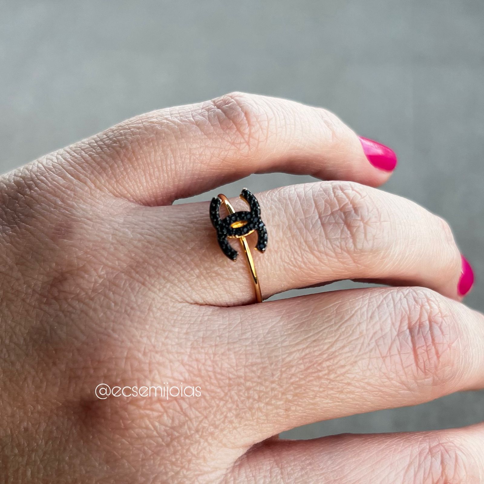 Anel inspiração cravejado - banhado a ouro 18k