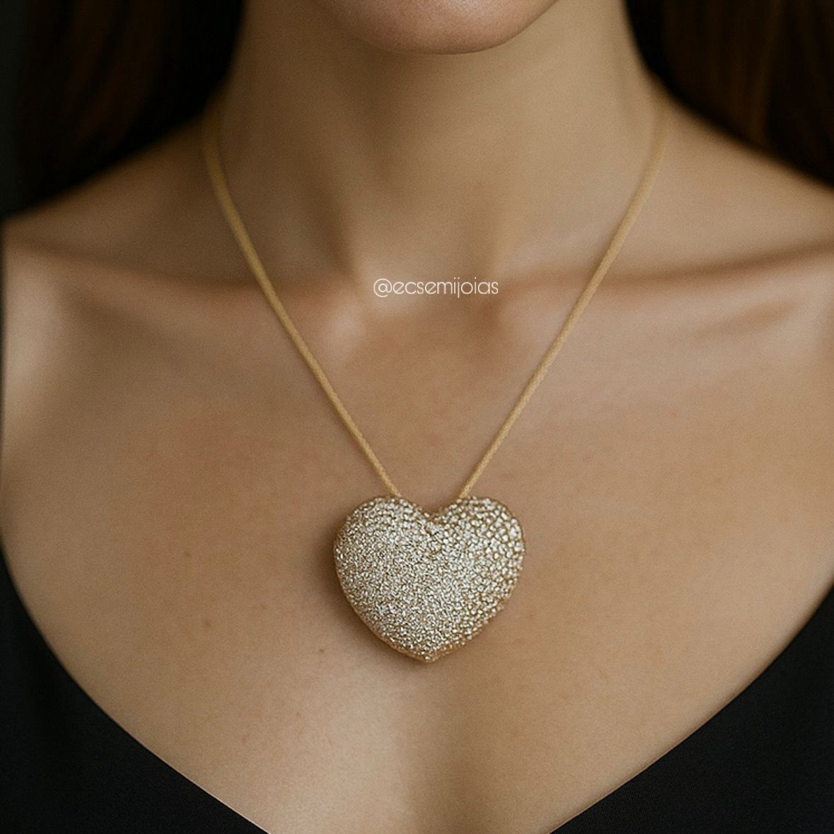Colar coração 3,5cm cravejado - 45cm - banhado a ouro 18k