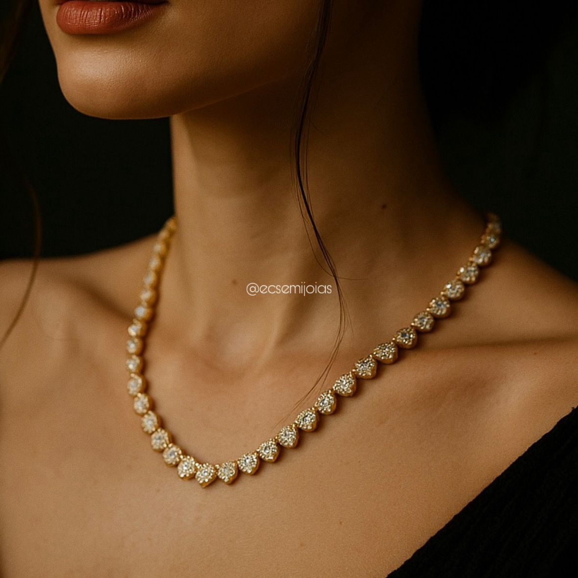 Colar de elos de corações cravejados - 45cm - banhado a ouro 18k