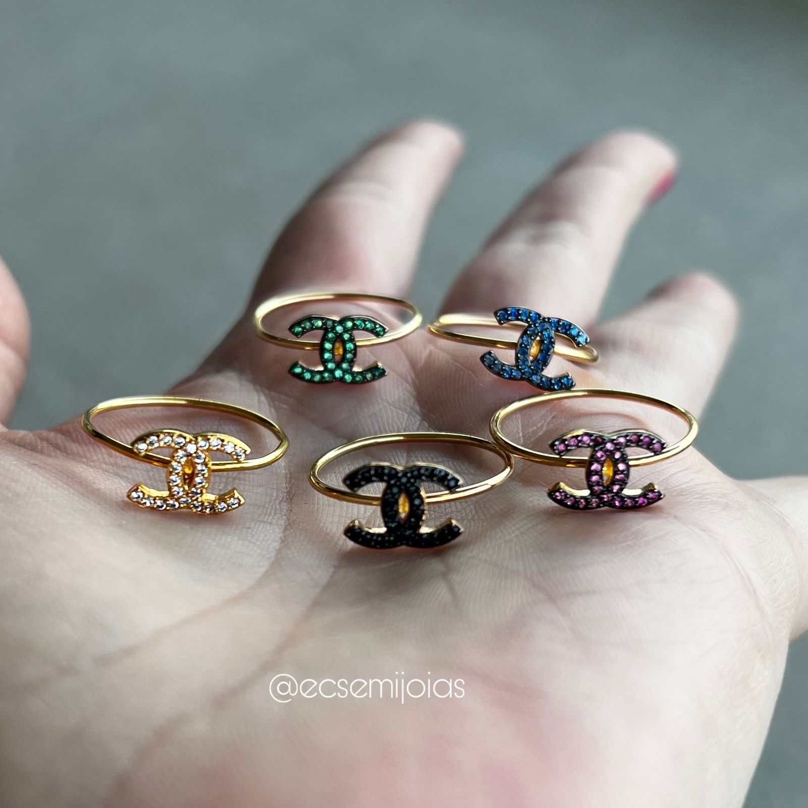 Anel inspiração cravejado - banhado a ouro 18k