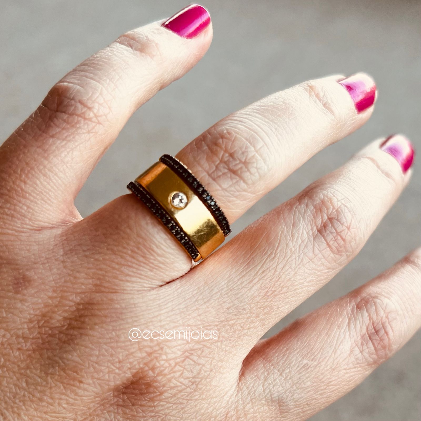 Anel aparador duplo com 1 fileira cravejada - banhado a ouro 18k