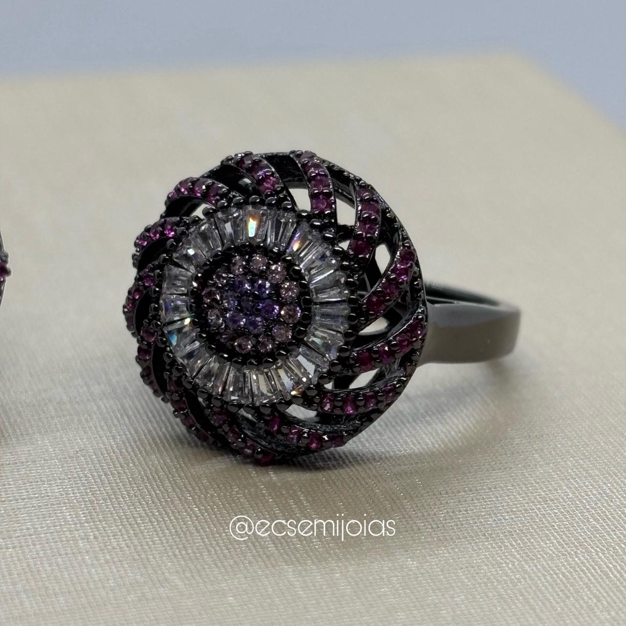 Conjunto de anel e brinco redondo com fileira de baguetes e laterais vazadas cravejadas - banhado a ródio negro