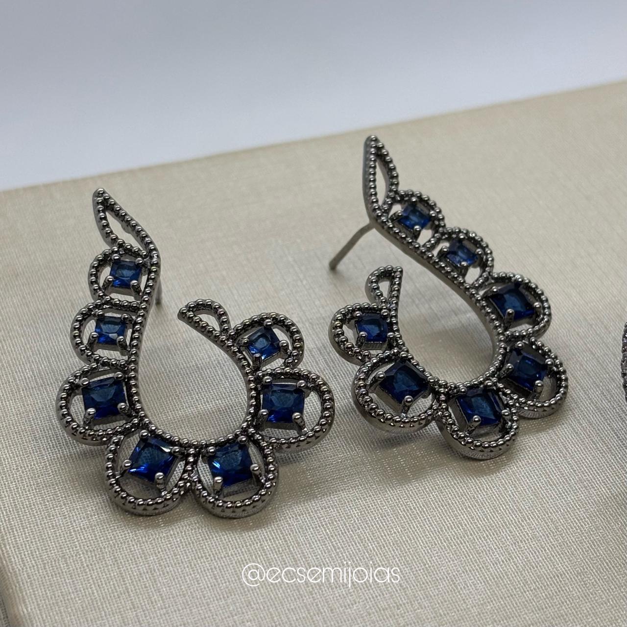 Conjunto de anel e brinco com pedra oval maior cravejado em volta - banhado a ródio negro