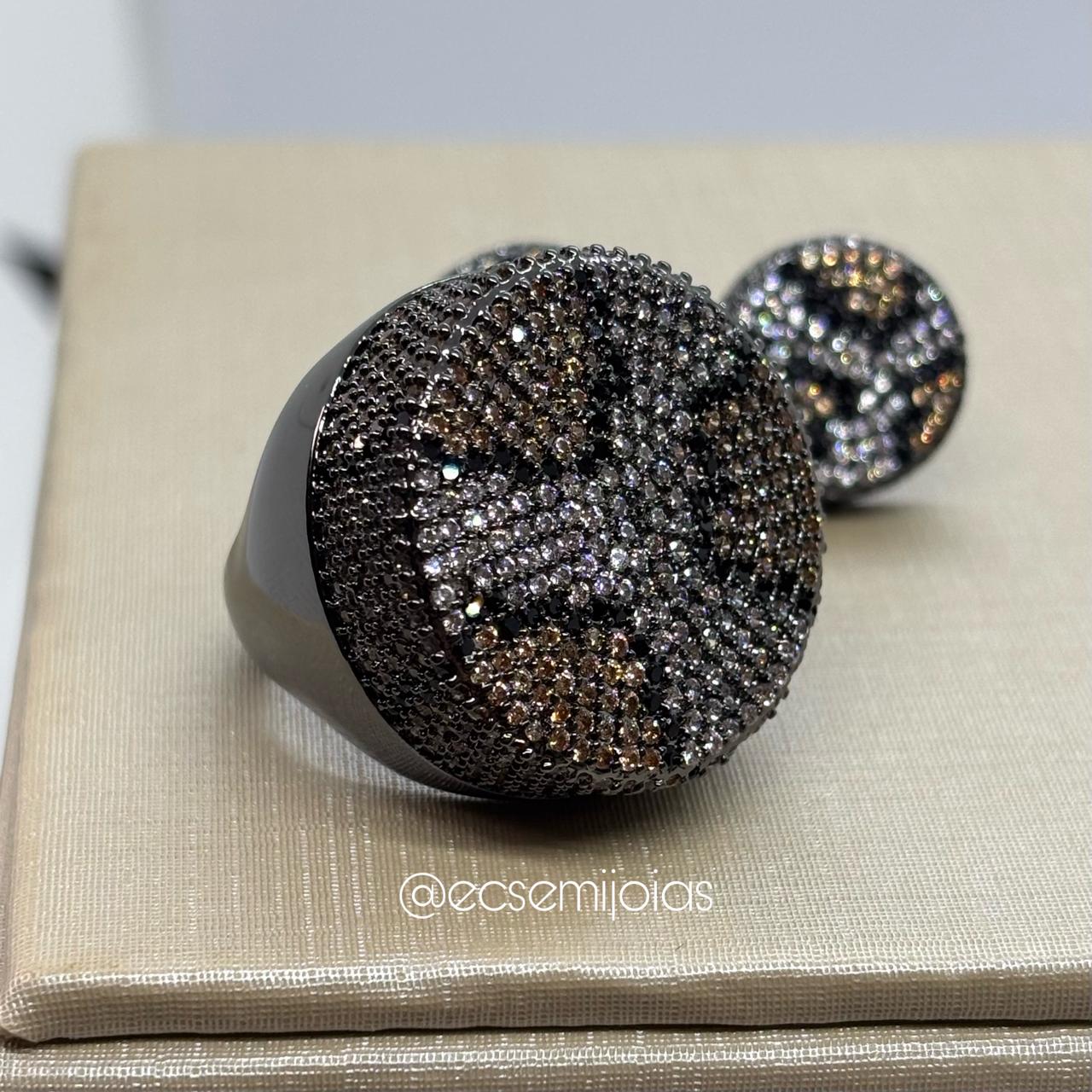 Conjunto de anel e brinco redondo cravejado em cima e laterais - banhado a ródio negro