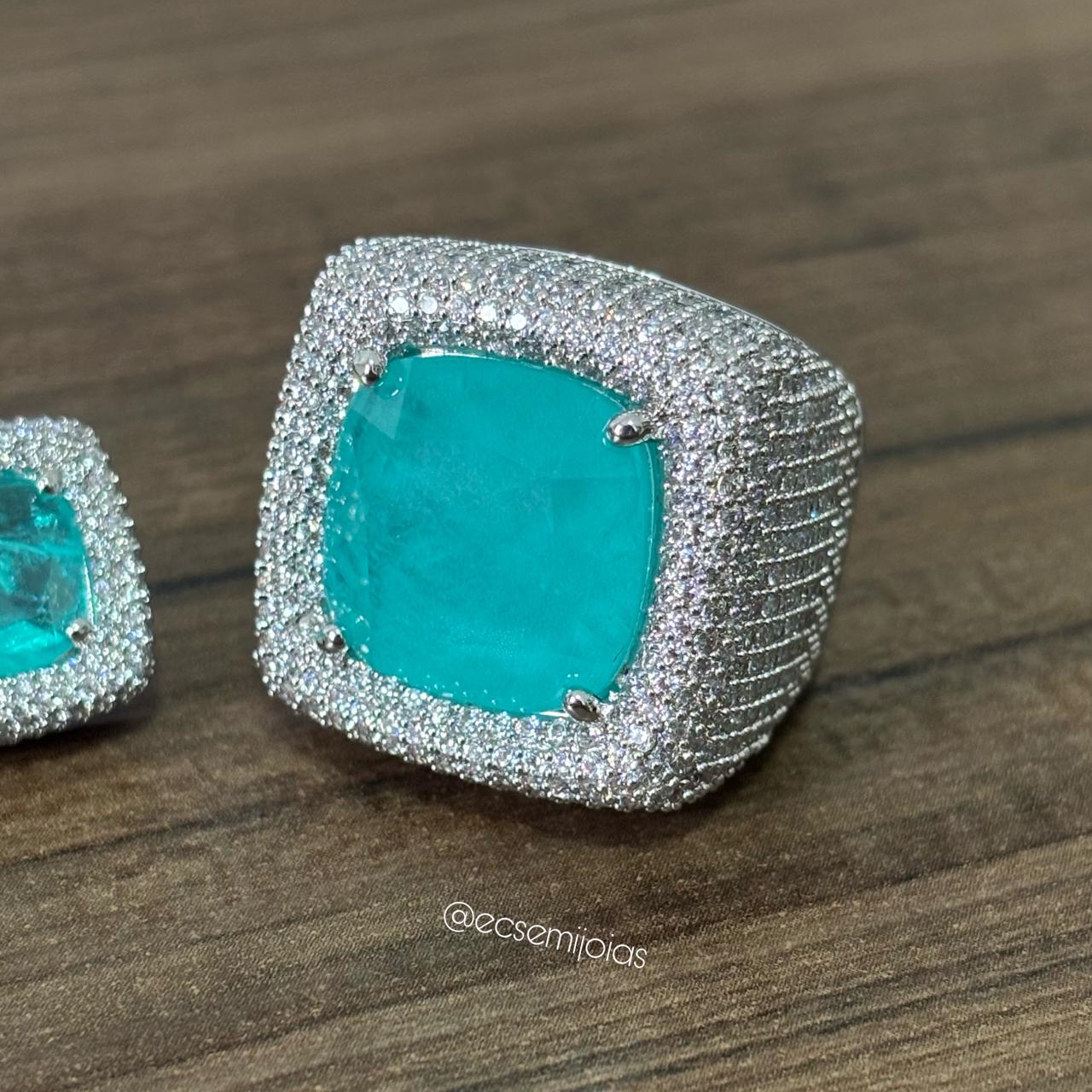 Conjunto de anel e brinco com pedra quadrada no centro cravejado em volta e laterais - banhado a ródio branco