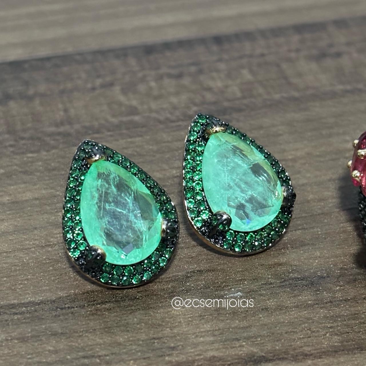 Conjunto de anel e brinco com pedra gota grande no centro cravejado em volta - banhado a ouro 18k