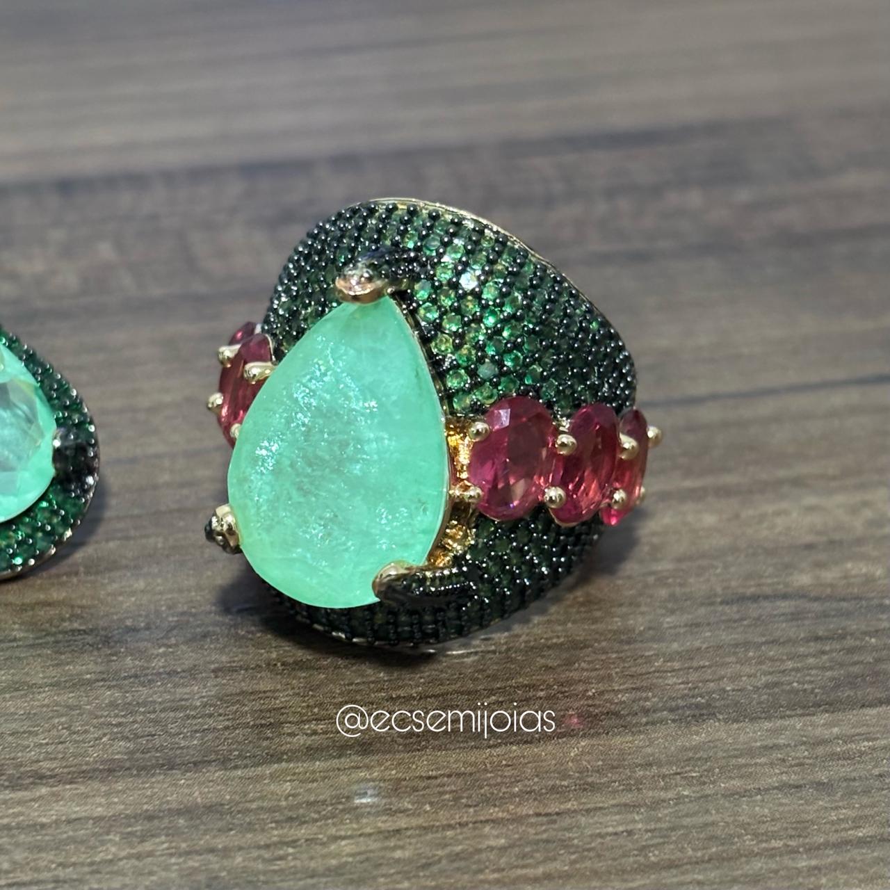 Conjunto de anel e brinco com pedra gota grande no centro cravejado em volta - banhado a ouro 18k