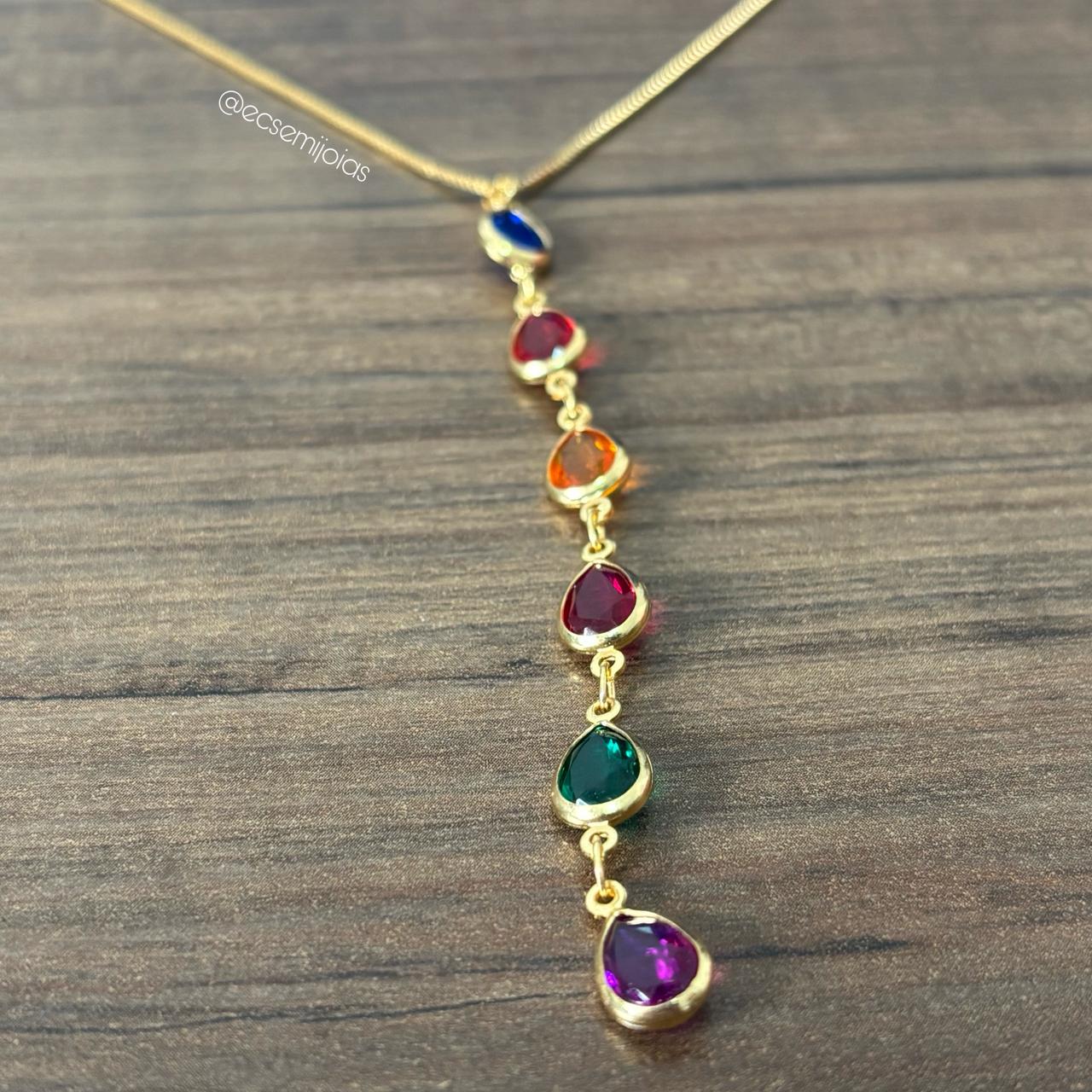 Colar gravata com pedras gotas coloridas - 45cm + extensor - banhado a ouro 18k