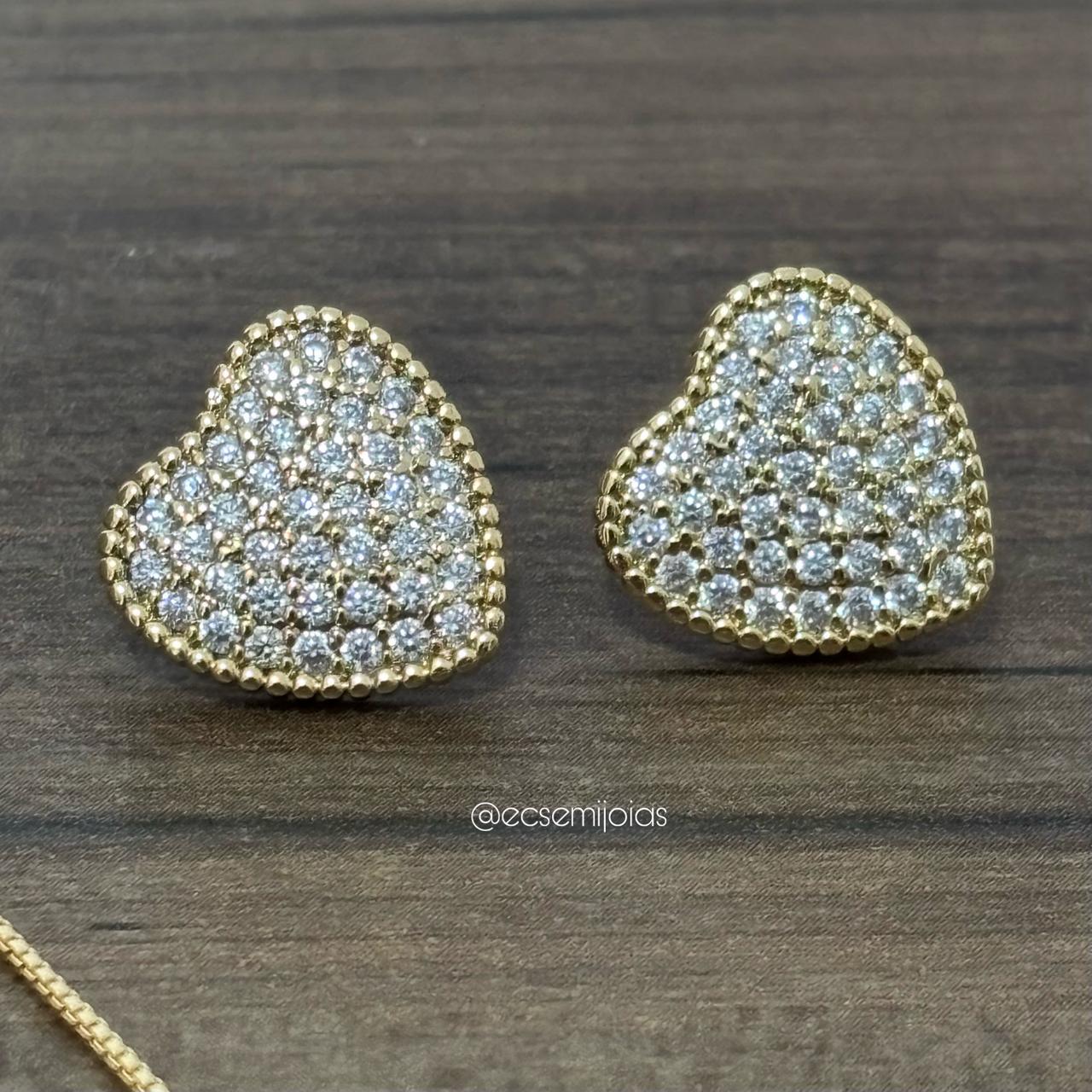 Conjunto de brinco e colar de coração cravejado - 45cm + extensor - banhado a ouro 18k