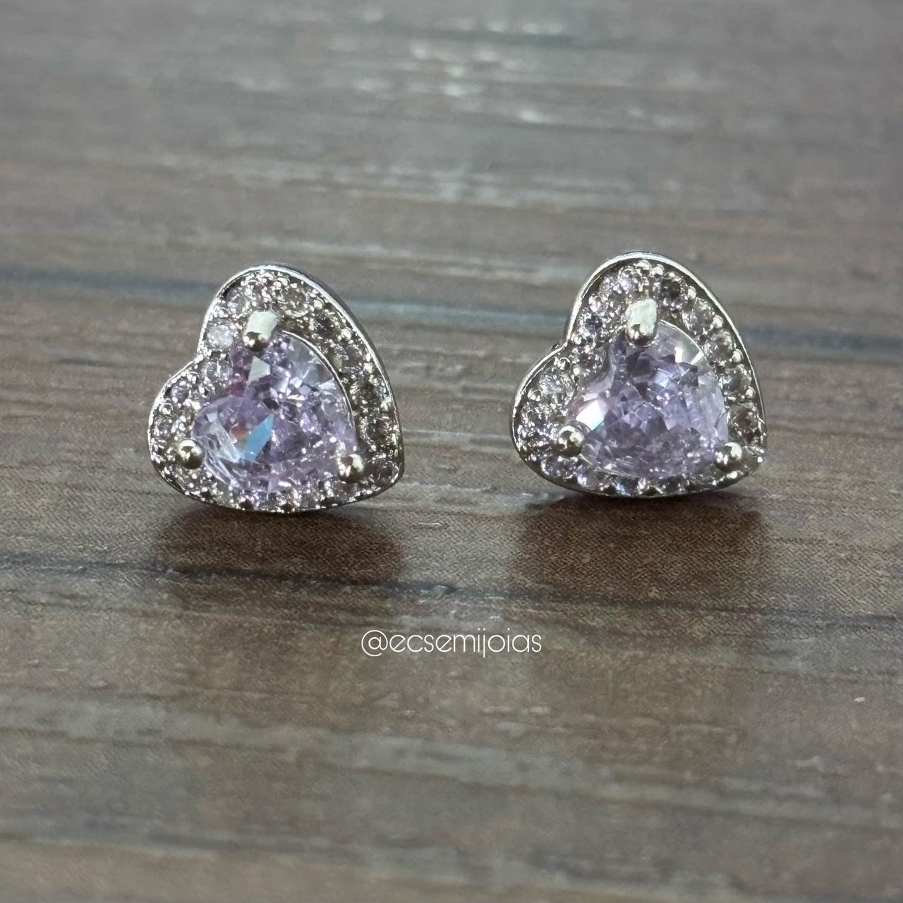 Conjunto de brinco e colar com 5 corações de zircônia no centro cravejado em volta - 40cm + extensor - banhado a ródio branco