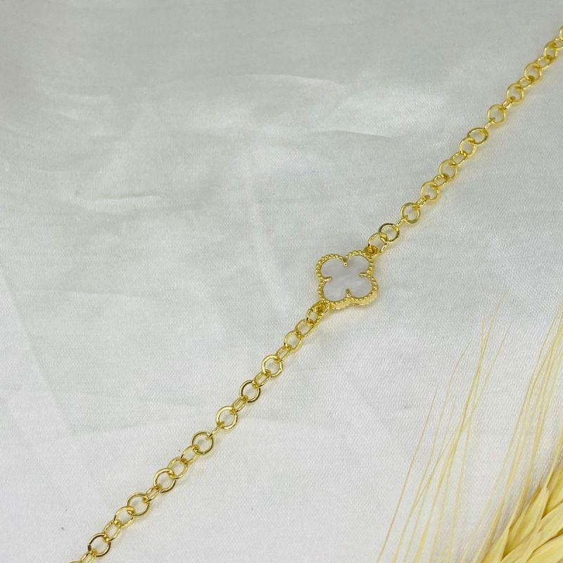 PULSEIRAS TREVO BRANCA