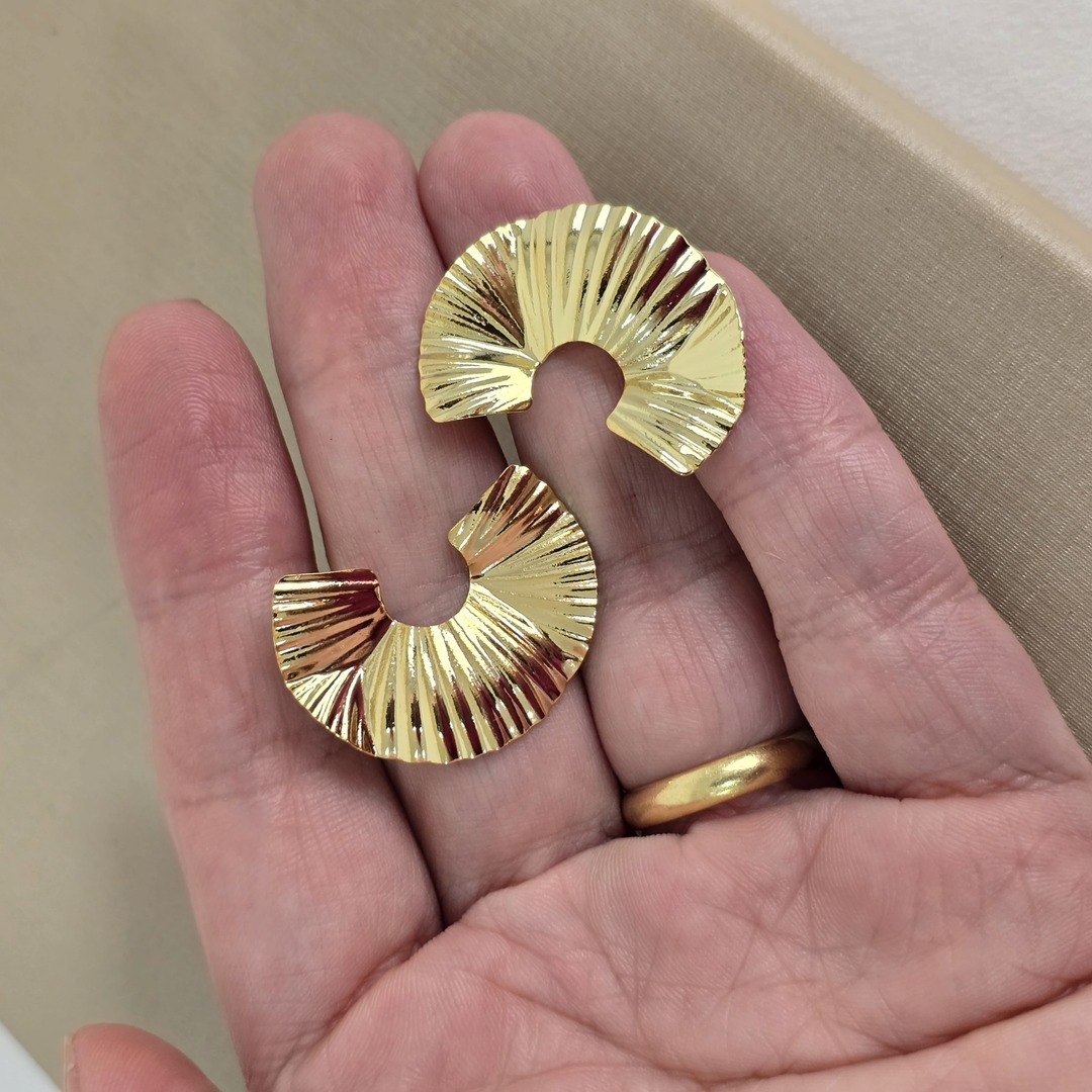 Brinco Geometrico Metal