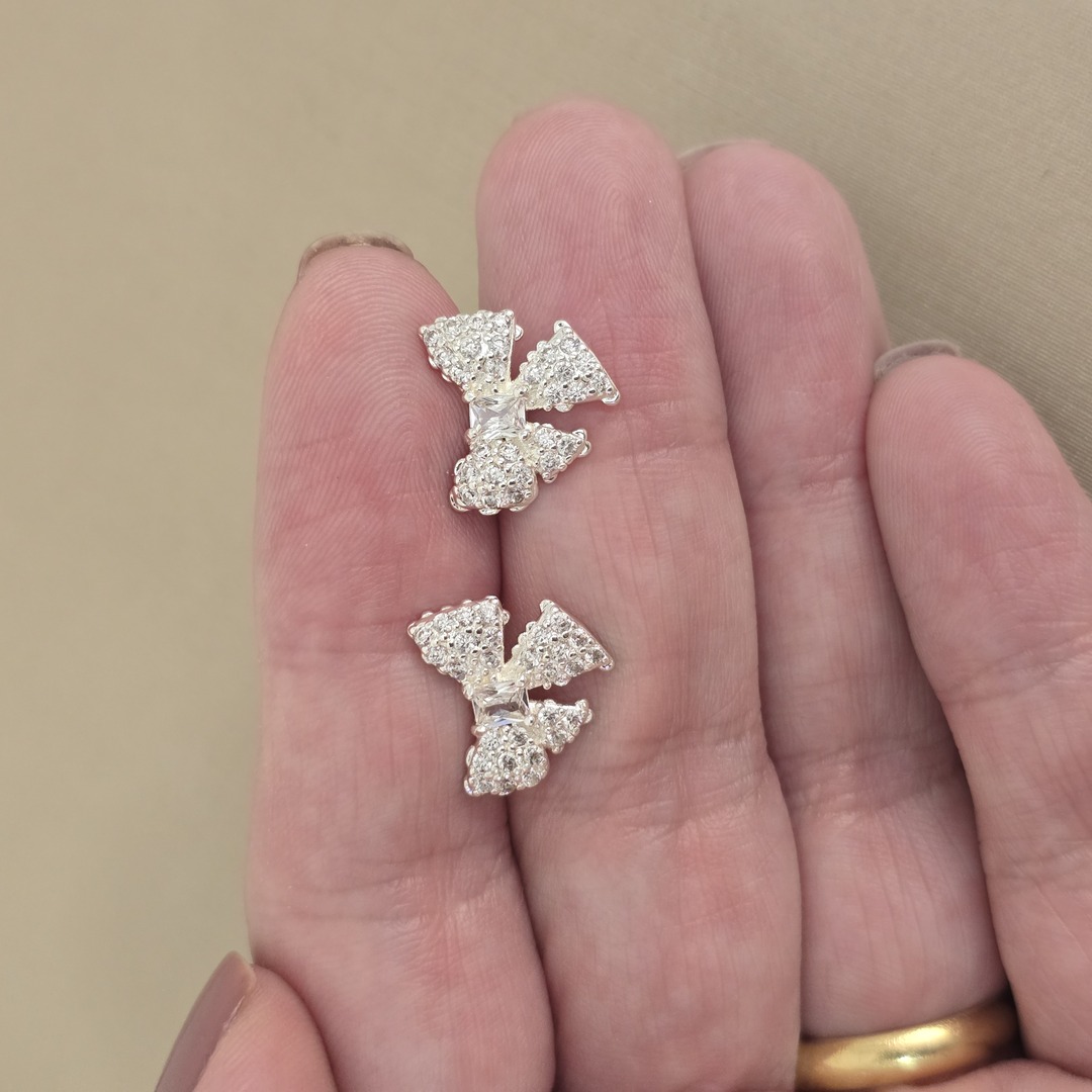 Brinco Delicado Laço Zircônia