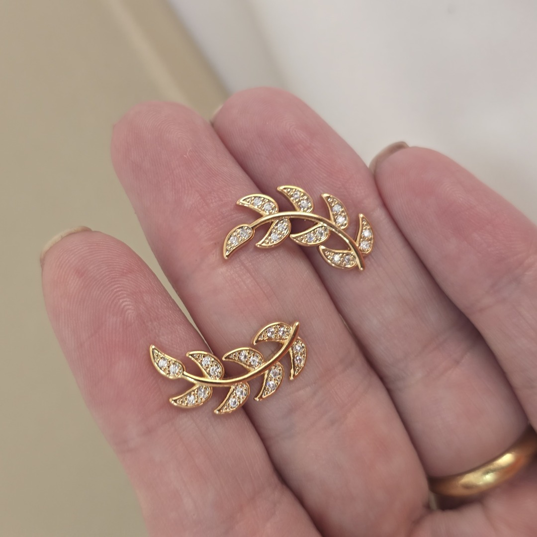 Brinco Folha Zircônia