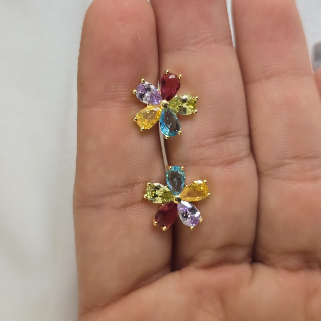 Brinco Delicado de Flor