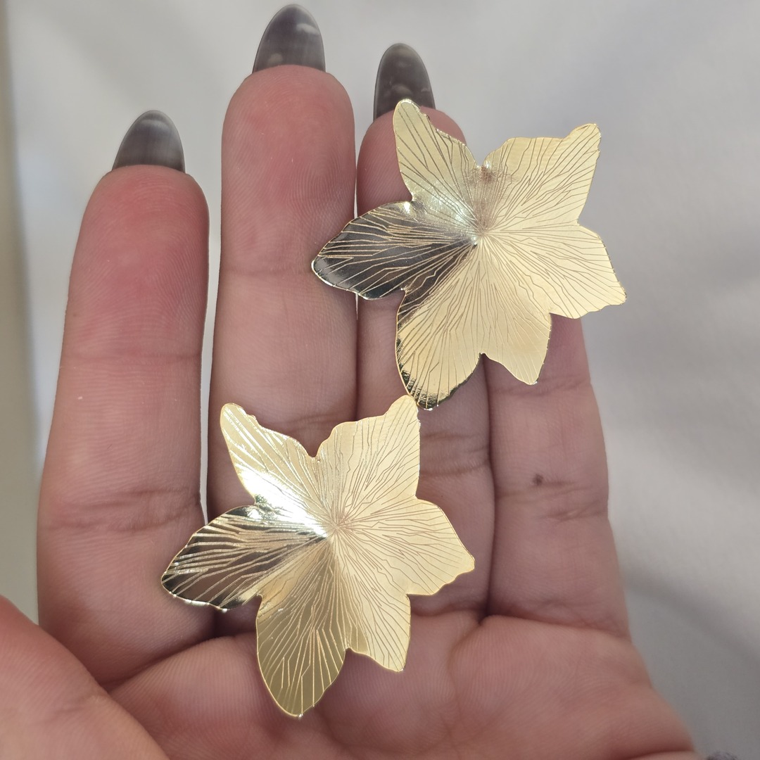 Brinco Maxi Flor Metal Trabalhado