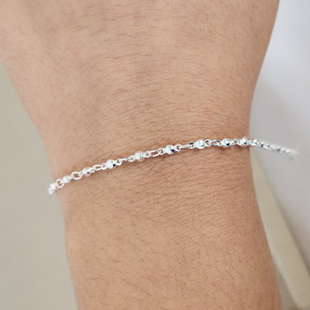 Pulseira Delicada Bolinhas