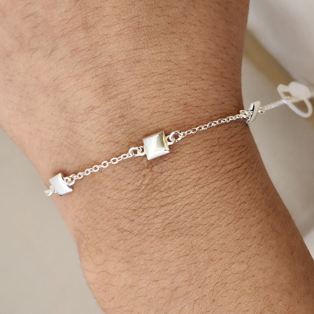 Pulseira Delicada Quadrados Lisos
