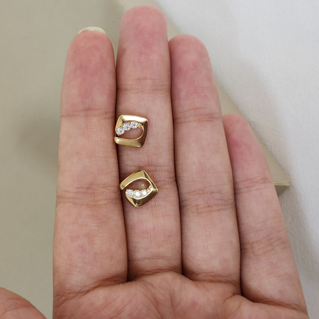 Brinco Delicado Liso e Zircônia