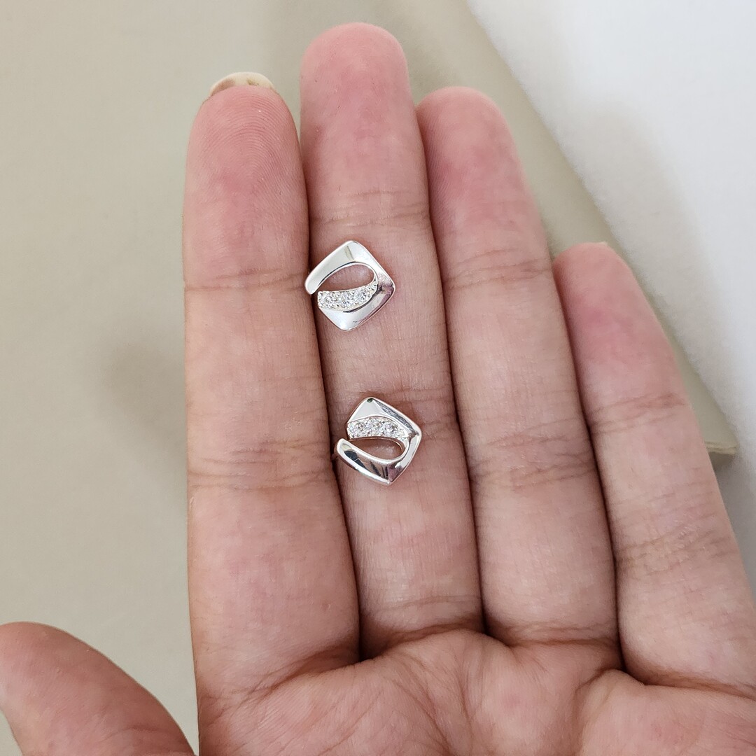 Brinco Delicado Liso e Zircônia