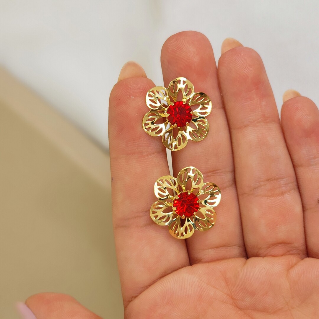 Brinco Flor Delicado Zircônia