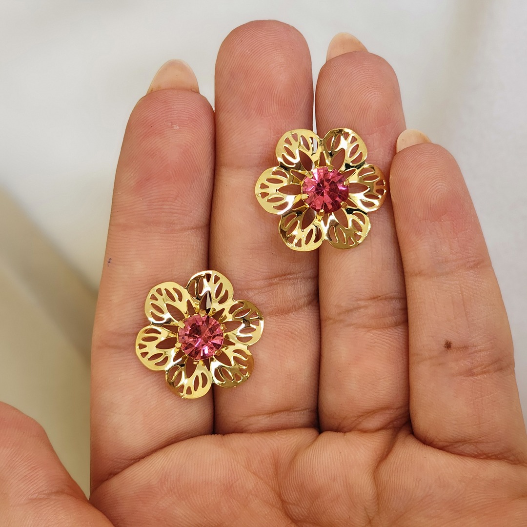 Brinco Flor Delicado Zircônia