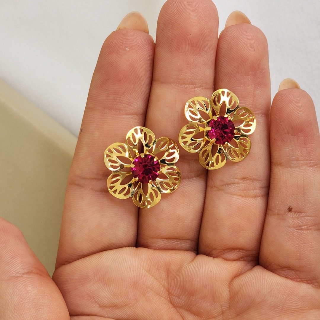 Brinco Flor Delicado Zircônia