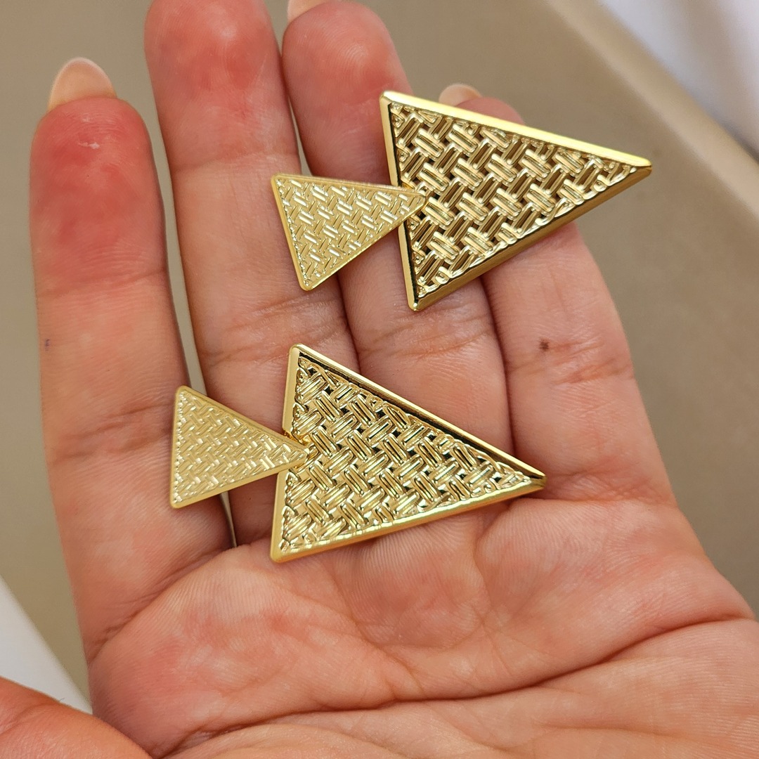 Brinco Maxi Geométrico Liso