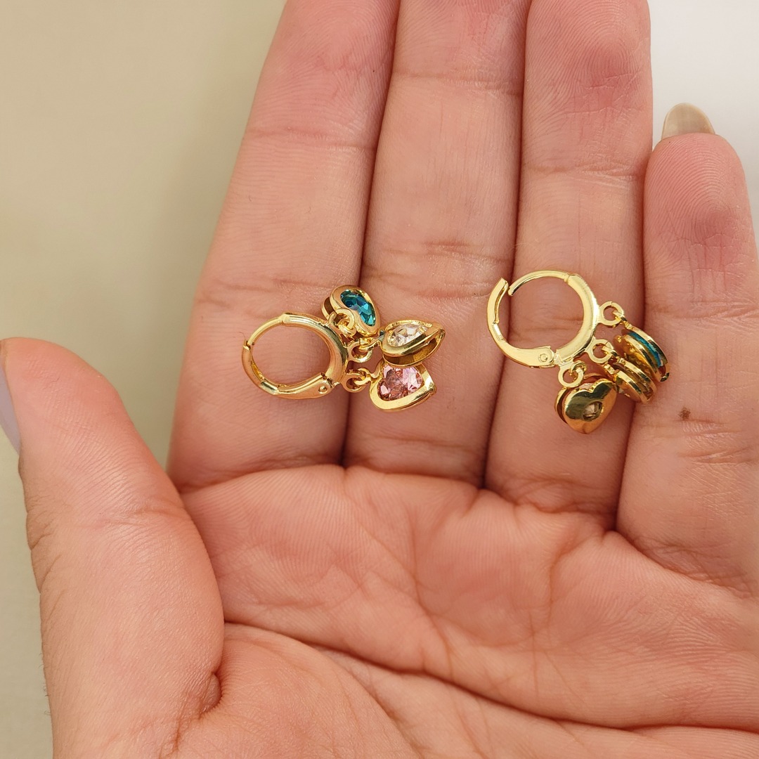 Brinco Argola Corações Zircônia