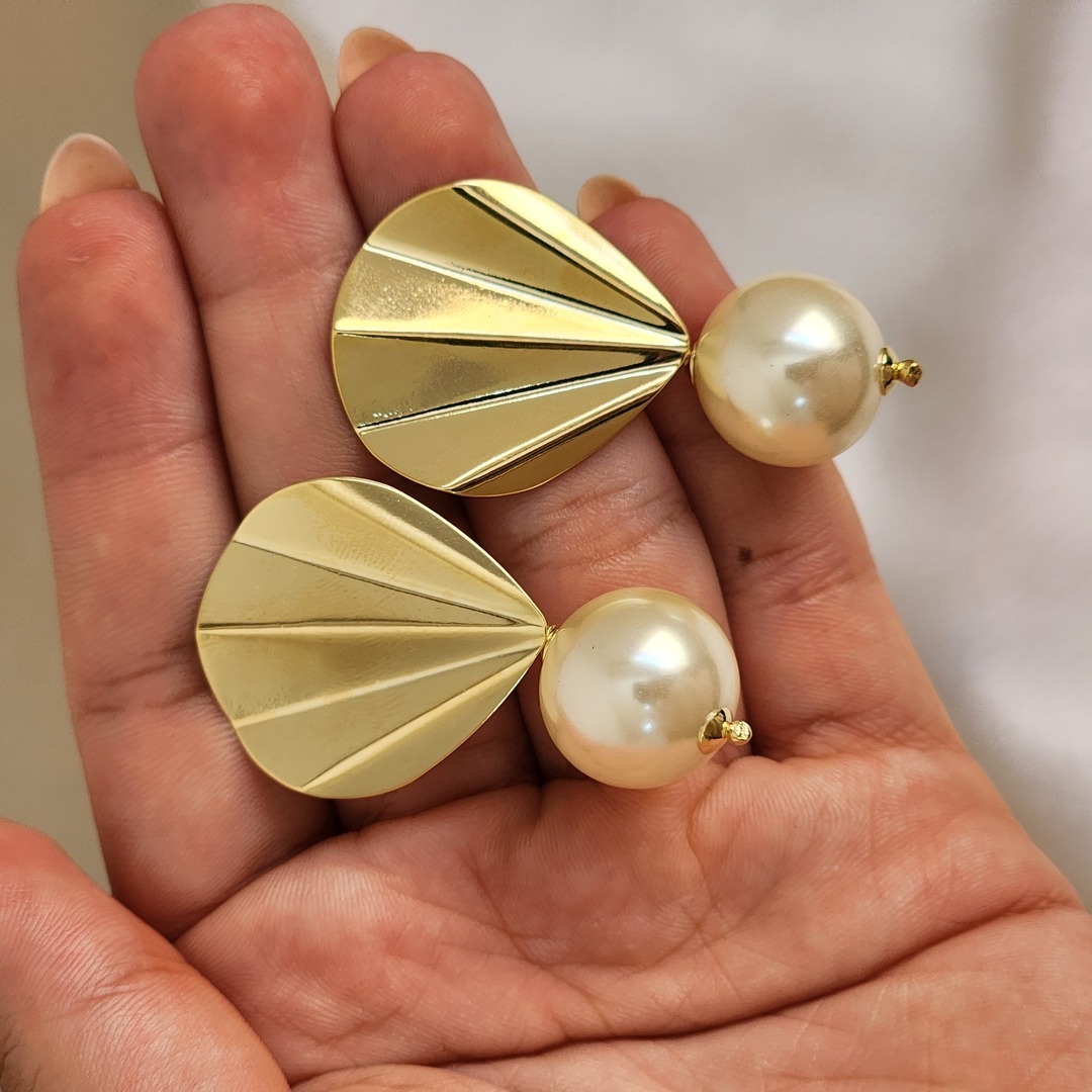 Brinco Maxi Liso e Perolas