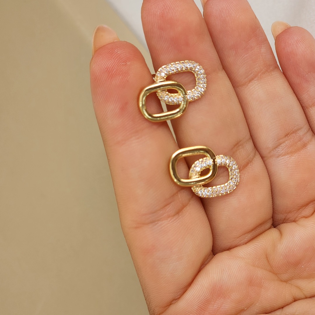 Brinco Geometrico Liso e Zircônia