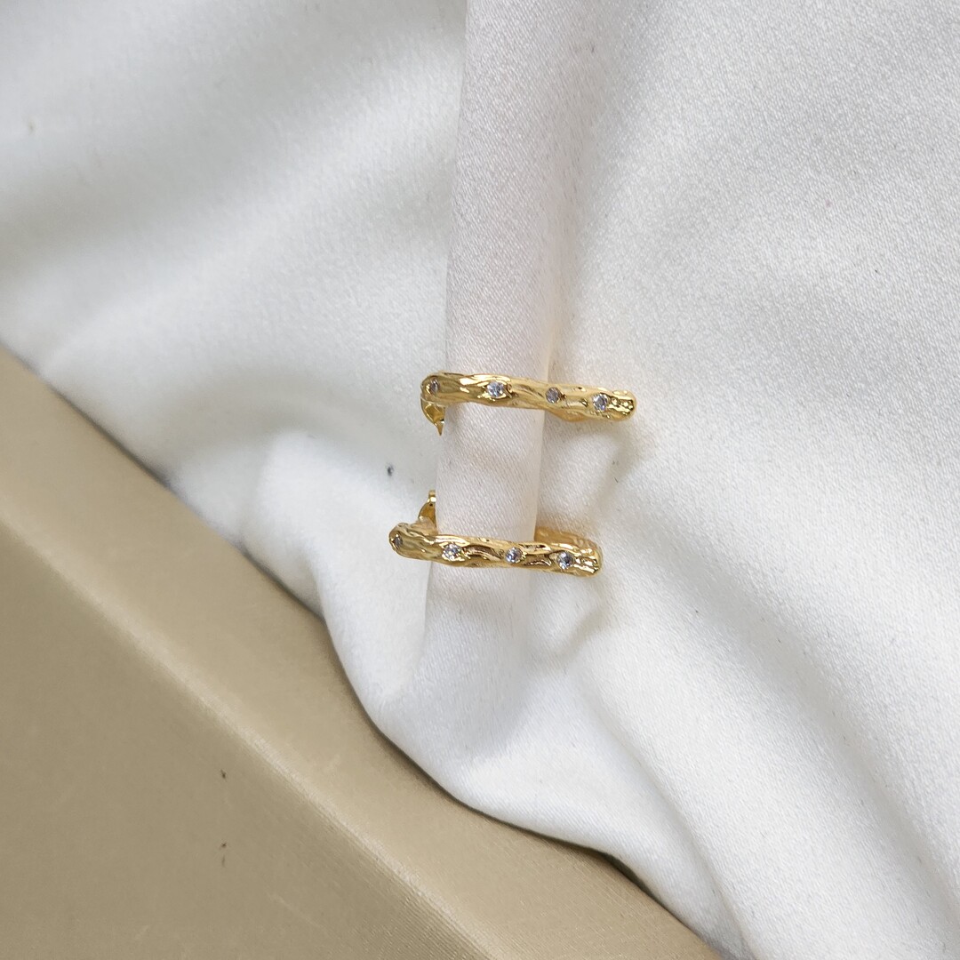 Brinco Meia Argola Coração