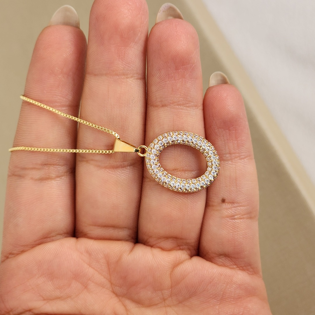 Colar Oval Vazado Zircônia