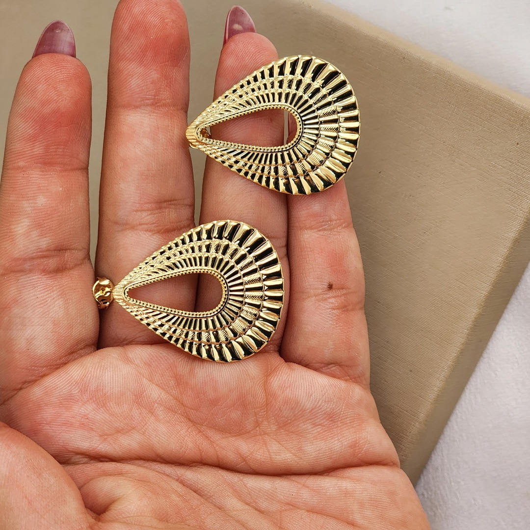 Brinco Maxi Gota Vazada Lisa