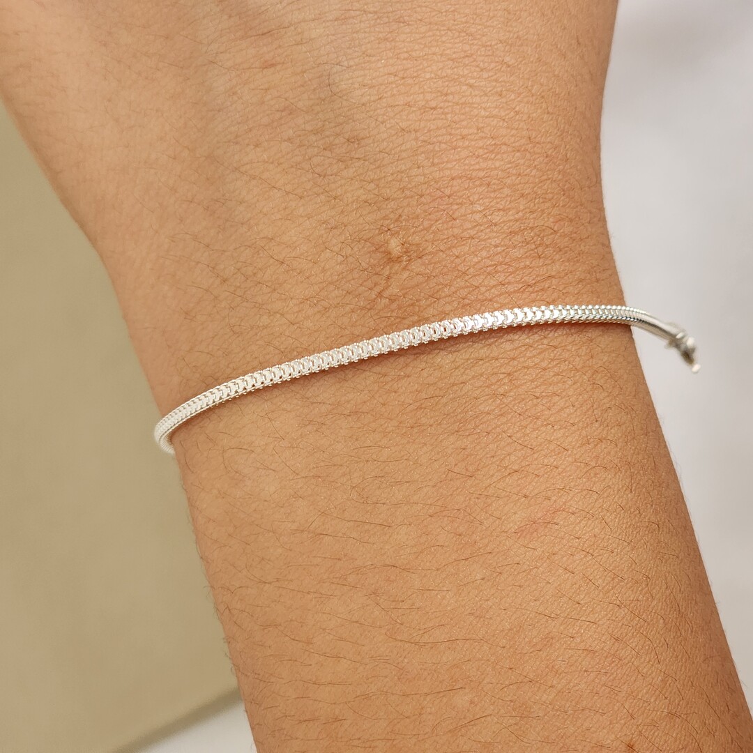 Pulseira Delicada Lisa