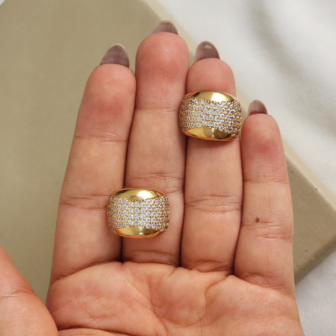 Brinco Elegante Zircônia